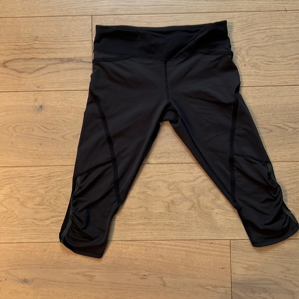 Lululemon size 6 knee length running pants